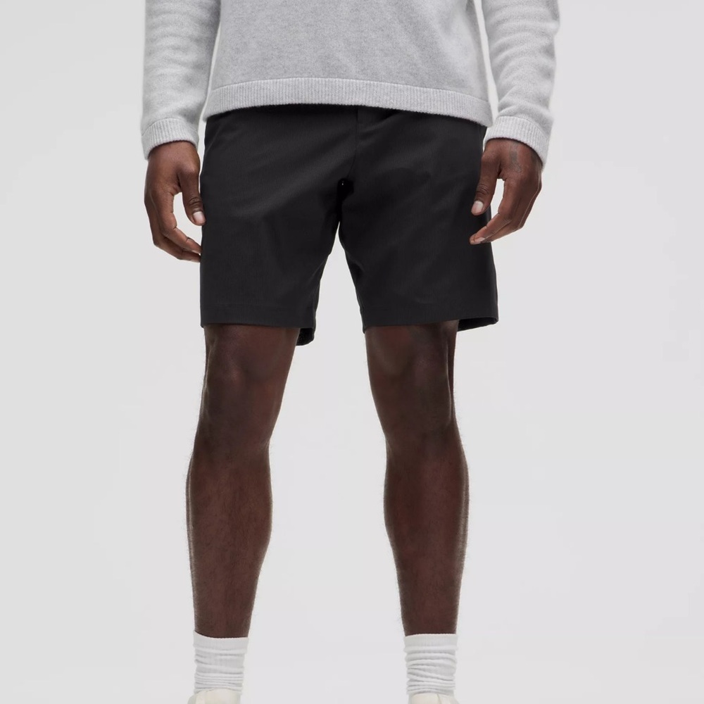 lululemon athletica Men  size M Black Athletic Shorts
